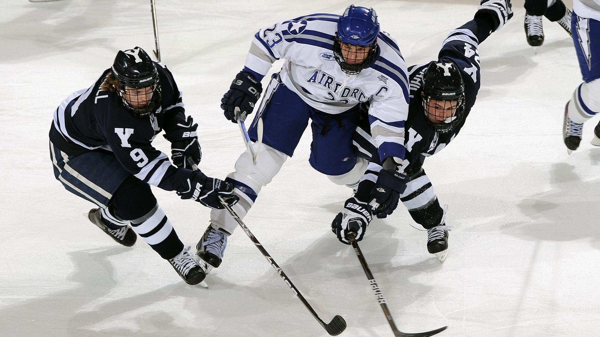开云平台-拜仁边路传中战术续写辉煌，攻击线火力全开，拜仁攻势足球